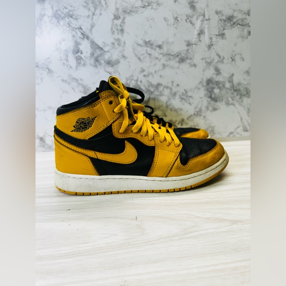 Nike Air Jordan 1 Retro High OG GS Pollen Size 6.5Y Yellow  Black 575441 701 - Picture 2 of 6